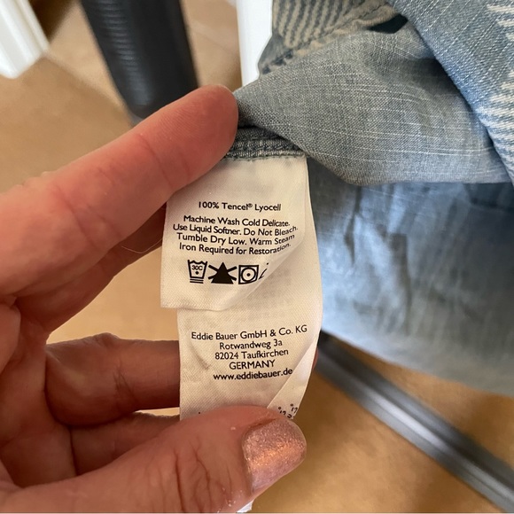 Eddie Bauer Women’s (XL) Blue/Lt. Blue Plaid Shirt - Picture 4 of 4